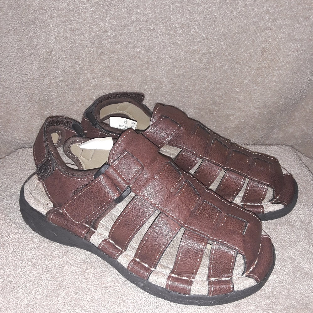 Boys size 13 Deer Stags Sandals